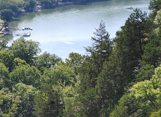 missouri/ha-ha-tonka-state-park/restaurant/ha-ha-tonka-spring