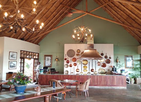 zimbabwe/mana-pools-national-park/restaurant/the-cassia-restaurant