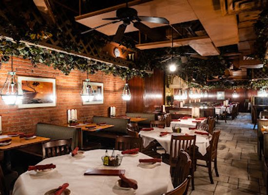 michigan/detroit/greektown/restaurant/pegasus-taverna