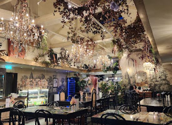 singapore/east-region/restaurant/le-jardin-cafe-pets-friendly-fort-canning-tree-tunnel-events-space-flowers-coffee
