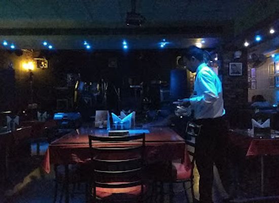 india/guwahati/restaurant/cafe-hendrix