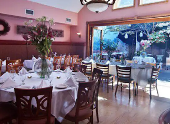 new-york/long-island/restaurant/crabtree-s-restaurant