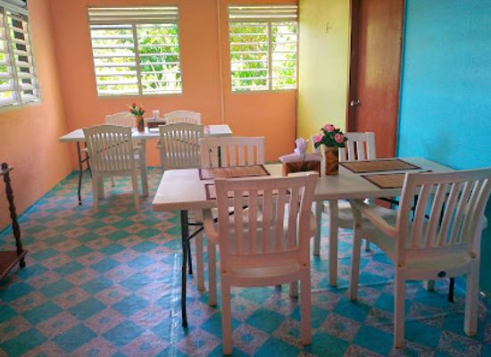 dominica/castle-bruce/restaurant/nelly-s-hide-away-bar-restaurant