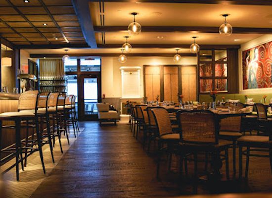 michigan/northern-michigan/restaurant/artisan-restaurant-traverse-city