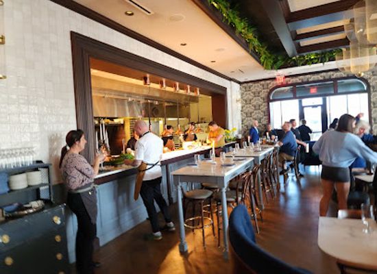 illinois/river-bend/restaurant/the-graceful-ordinary