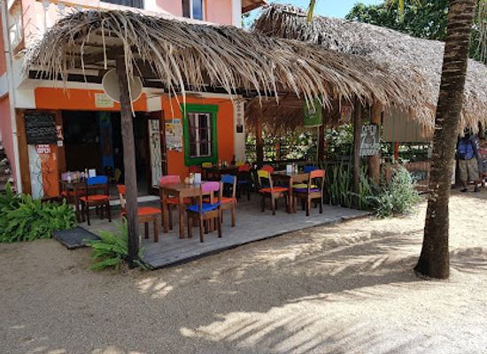 belize/dangriga/restaurant/thongs-beach-cafe