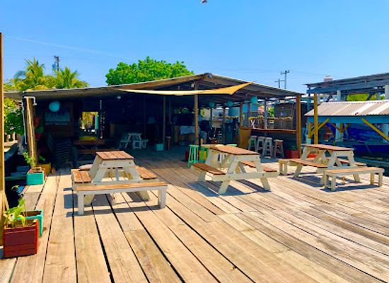 honduras/utila/restaurant/the-local-the-gringa