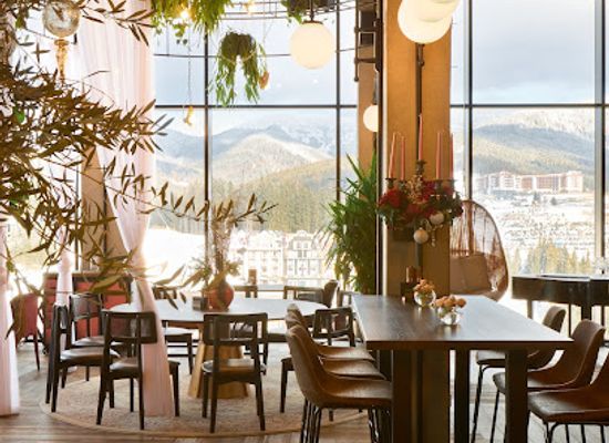 ukraine/bukovel/restaurant/living-room