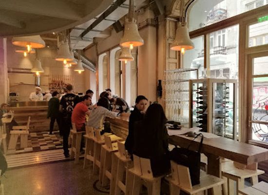 romania/bucharest/cismigiu/restaurant/paine-si-vin