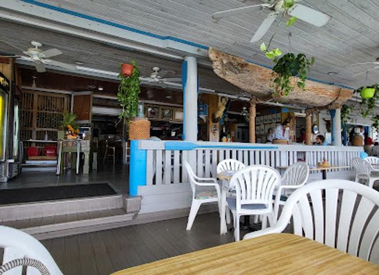 the-bahamas/rum-cay/restaurant/poop-deck