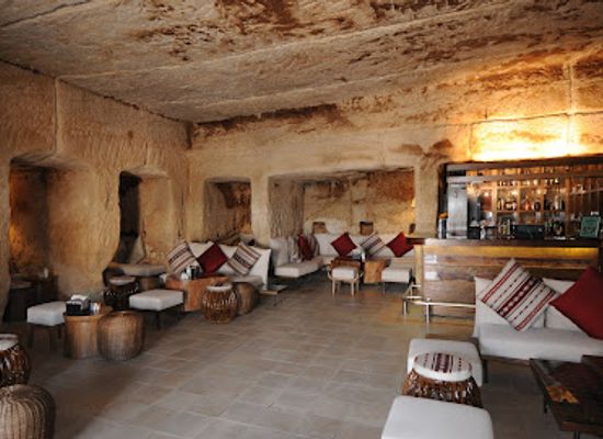 jordan/petra/restaurant/the-cave-bar
