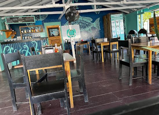 belize/placencia/restaurant/omars-creole-grub