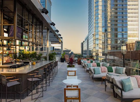 north-carolina/charlotte-metro/restaurant/aura-rooftop