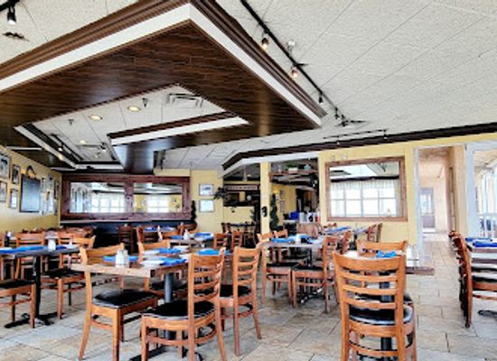california/monterey/cannery-row/restaurant/louie-linguini-s
