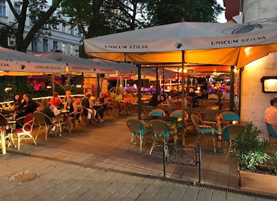 hungary/csallokoz/restaurant/menza-etterem-es-kavehaz
