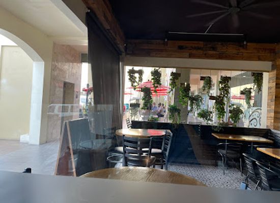 jamaica/kingston/restaurant/uncorked-too