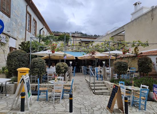cyprus/pano-lefkara-village/restaurant/coffee-yard-cafe-restaurant