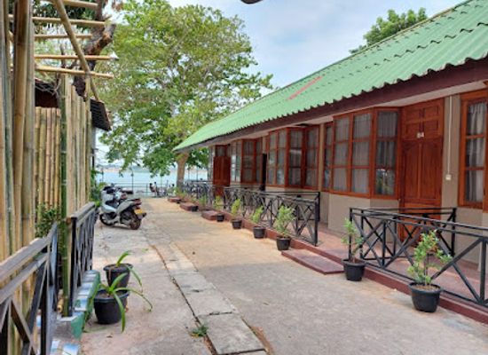 laos/savannakhet/restaurant/pilgrim-s-kitchen-inn