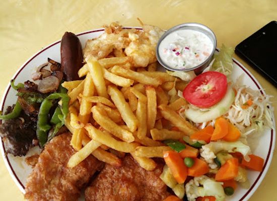 kenya/lake-nakuru-national-park/restaurant/tipsy-restaurant