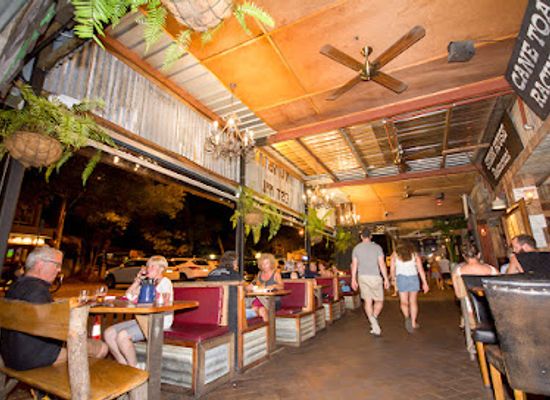 australia/port-douglas/restaurant/ironbar