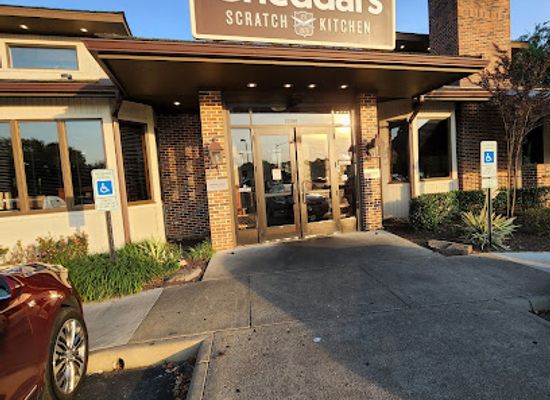 virginia/newport-news/restaurant/cheddar-s-scratch-kitchen