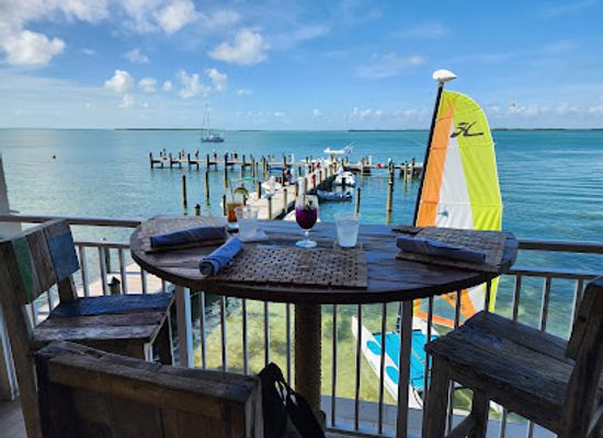 florida/everglades/restaurant/sol-by-the-sea