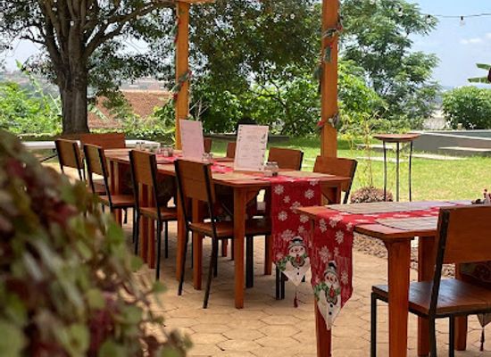 madagascar/alaotra-mangoro/restaurant/adaoro