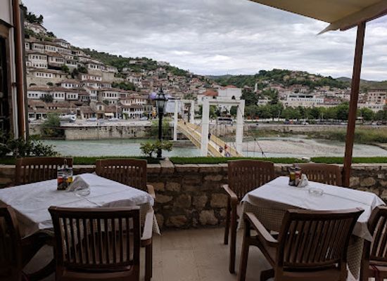 albania/berat/restaurant/antigoni
