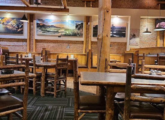montana/gallatin-canyon/restaurant/mackenzie-river-pizza-co