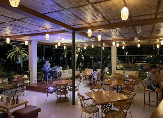philippines/subic/restaurant/naya-bar-and-grill