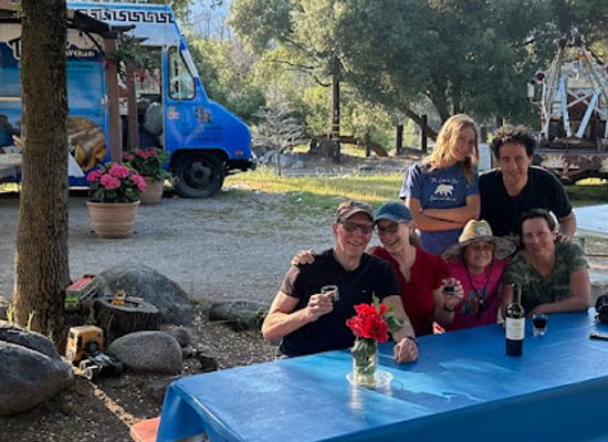 california/sequoia-national-park/restaurant/tony-s-taverna-on-wheels