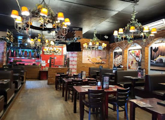 botswana/kalahari-desert/restaurant/dros-riverwalk