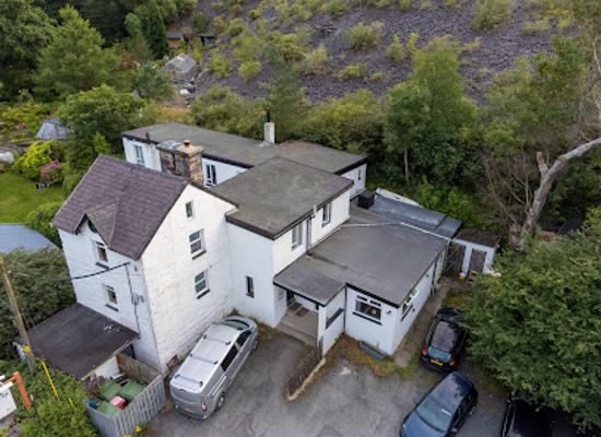 united-kingdom/snowdonia-national-park/restaurant/gallt-y-glyn-hostel-pizza-a-peint