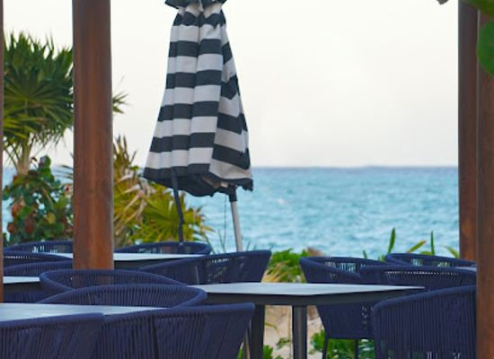 mexico/playa-del-carmen/punta-esmeralda/restaurant/faro-azul
