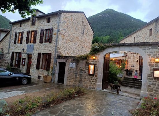 france/gorges-du-tarn/restaurant/la-grange-templiere