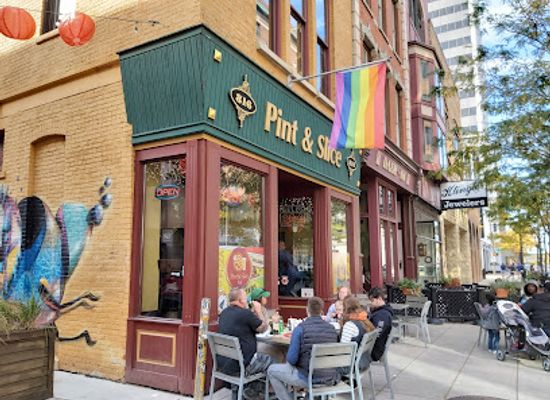 indiana/fort-wayne/restaurant/816-pint-slice
