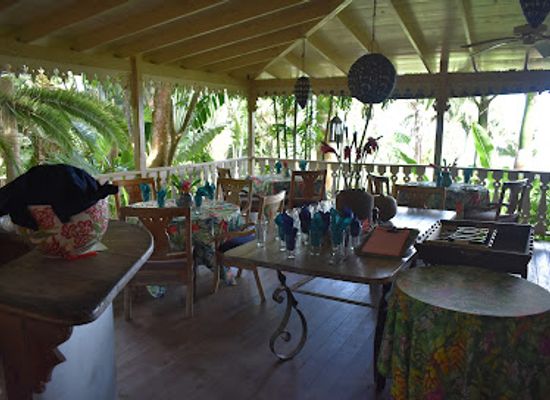 saint-lucia/dauphin/restaurant/pink-plantation