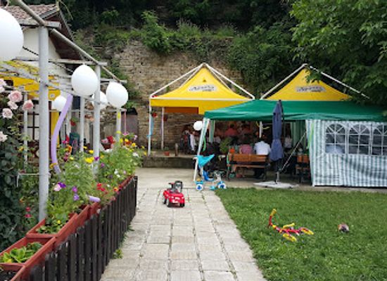 bulgaria/gabrovo/restaurant/hitrata-lisica