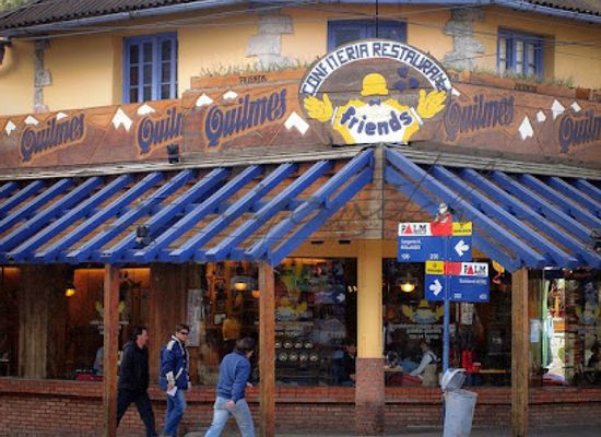 argentina/bariloche/san-carlos-de-bariloche/restaurant/friends