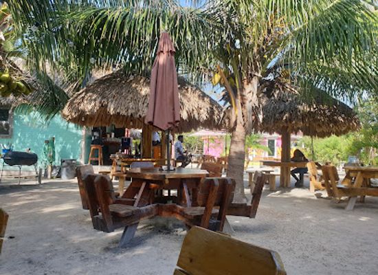 belize/cockscomb-basin-wildlife-sanctuary/restaurant/tipsy-lobster-seafood-grill