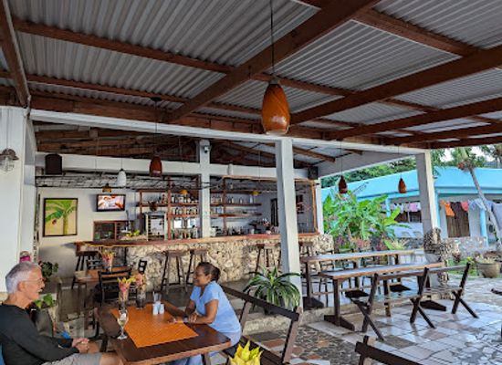 dominica/hampstead-beach/restaurant/oriental-c-d-restaurant-and-beach-bar