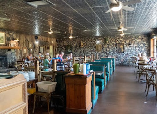 tennessee/buffalo-river-valley/restaurant/hagy-s-catfish-hotel-restaurant