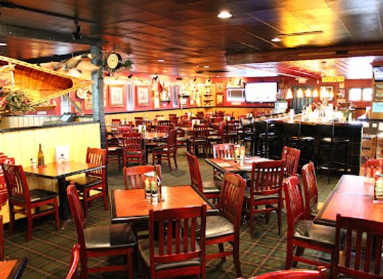 michigan/harbor-springs/restaurant/the-side-door-saloon