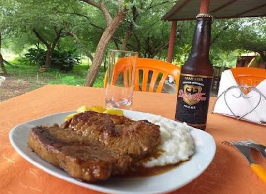 bolivia/gran-chaco/restaurant/la-vina-restaurante
