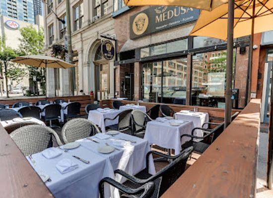 canada/montreal/downtown-montreal/restaurant/la-medusa