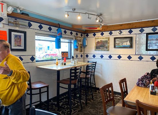 massachusetts/gloucester/restaurant/mom-s-kitchen