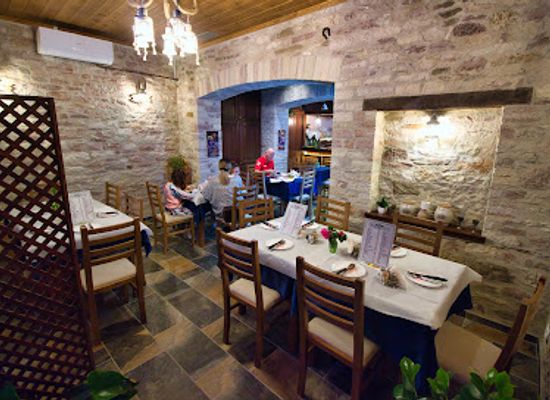 albania/gjirokaster-region/restaurant/vojsava-restaurant