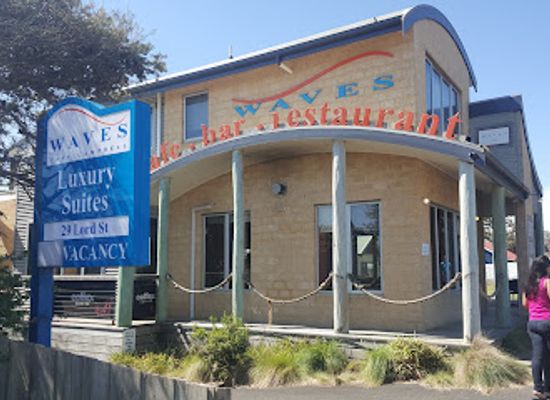 australia/great-ocean-road/restaurant/waves-cafe-bar-and-restaurant