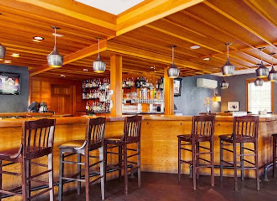 vermont/essex-county/restaurant/the-lazy-goat-tavern-formerly-the-tavern-at-the-essex