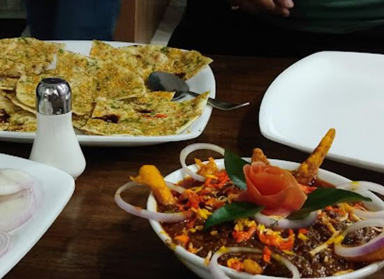 india/the-himalayas/restaurant/hotel-himalayas-inn-veg-non-veg-dinning-and-lodge
